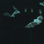 黒背景に青白い線画（ワイヤーフレーム）で描かれた、飛行中や静止中の複数のコウモリのイメージ。コウモリの超音波ソナーによる空間認識をデジタル的に視覚化した様子。